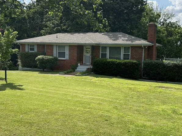 215 Forest Retreat Rd, Hendersonville, TN 37075