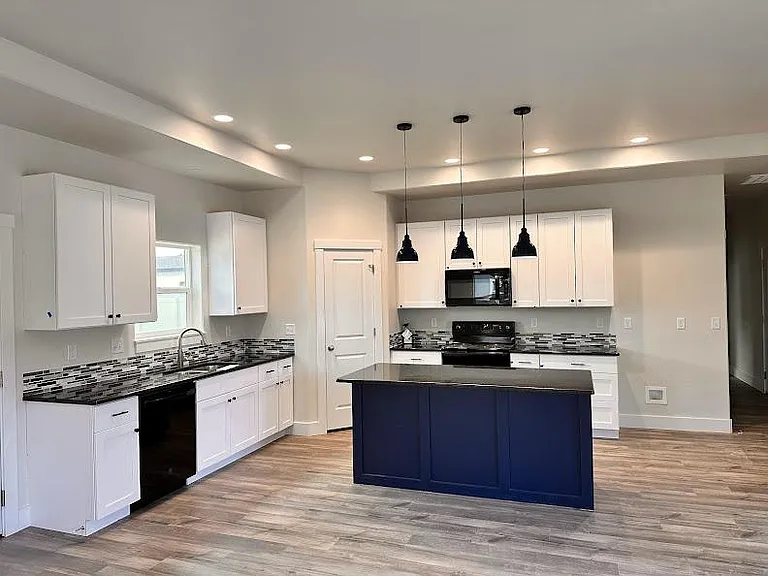 1025 W Cheney Dr — Photo 13