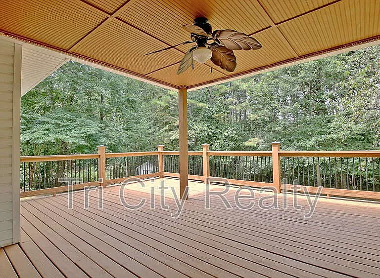 49 Montrose Ln — Photo 20