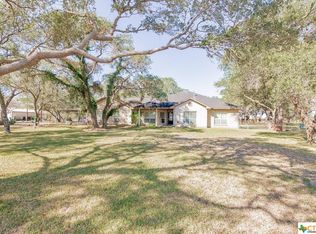 83 Paloma Rd, Victoria, TX 77905