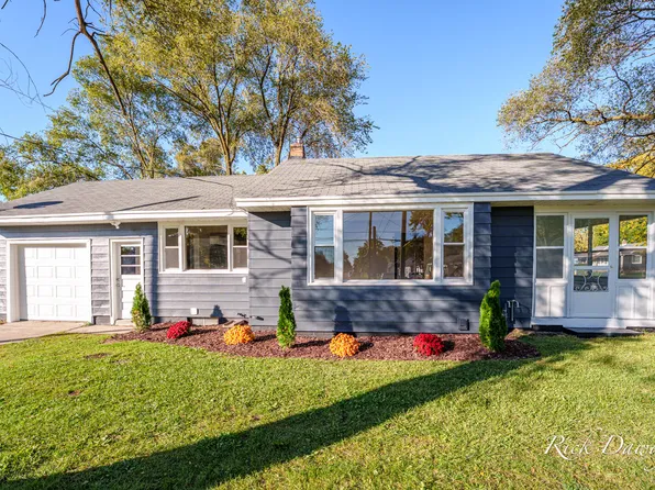 261 32nd St SW, Wyoming, MI 49548