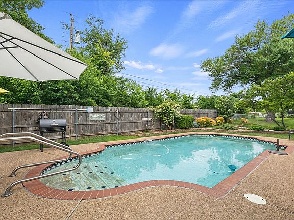 2nd image of 3411 Kenwood Way