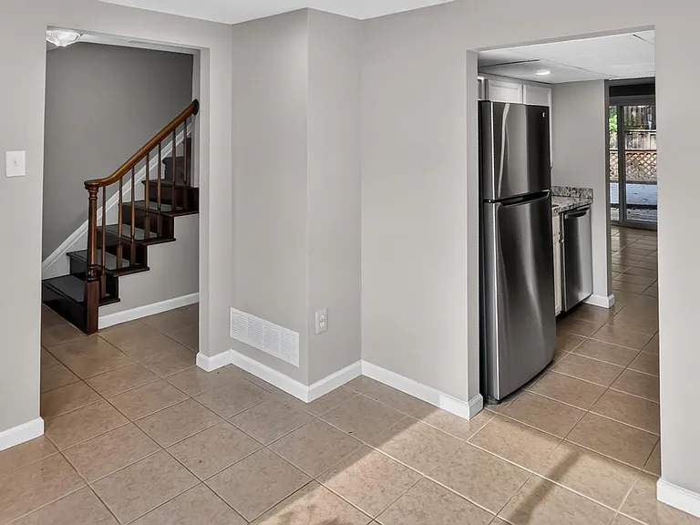 6556 Pennacook Ct — Photo 9
