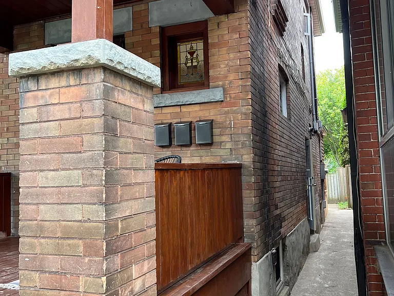 76 Glendale Ave #BASEMENT — Photo 41