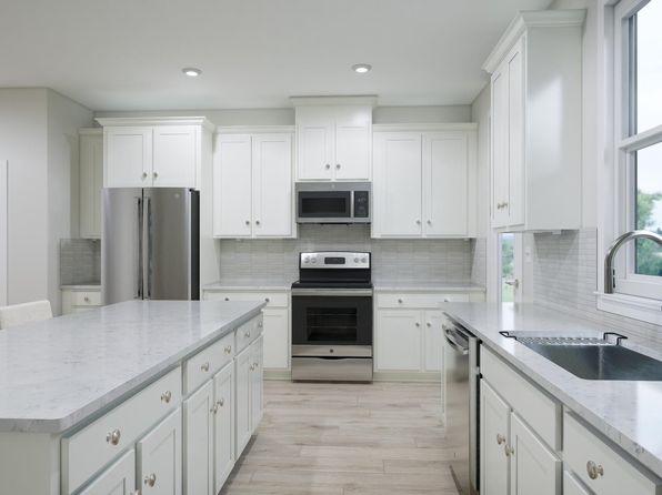 8685 Anderson Ave, Marshall, VA 20115