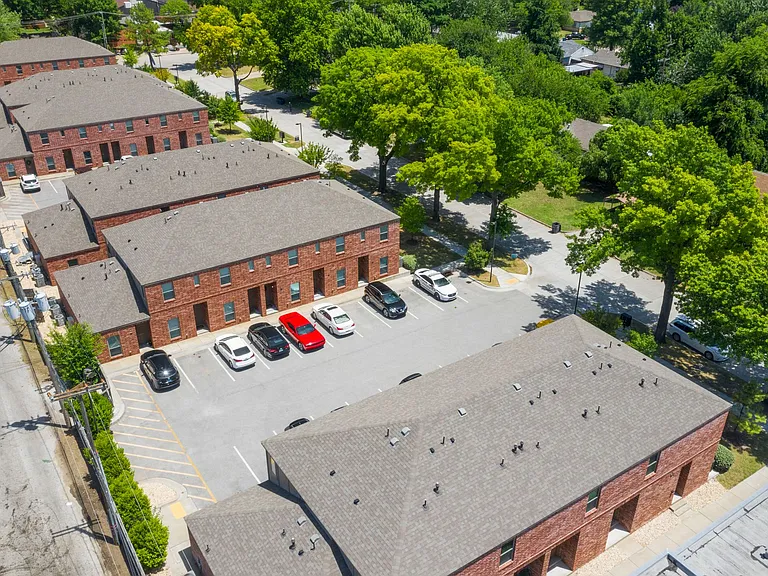 Pin Oak Townhomes — Photo 23