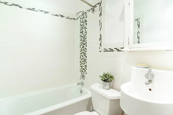 Sold by Level Group | media 18