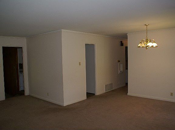 3rd image of 72 Lakeshore Dr