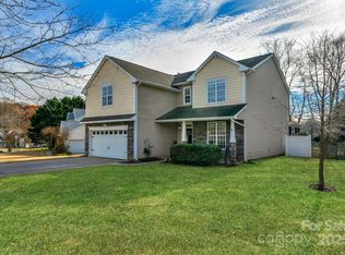 1124 Woodwinds Dr, Waxhaw, NC 28173