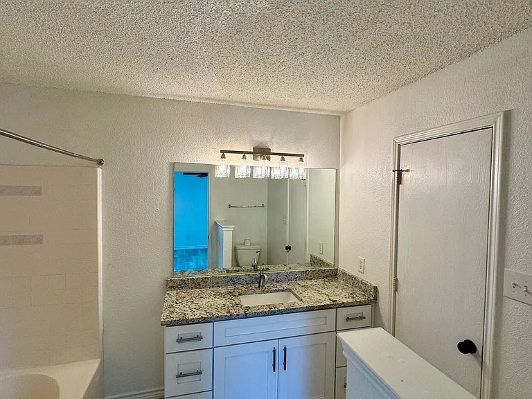 2304 Corral Dr — Photo 9