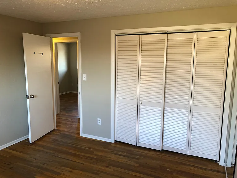 707 James St — Photo 14