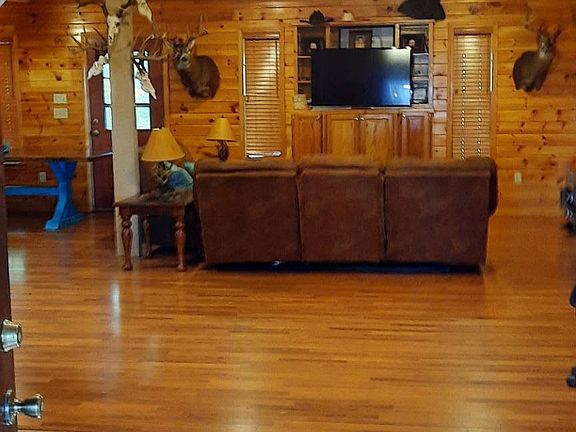 2nd image of 2200 Holly Creek Rd