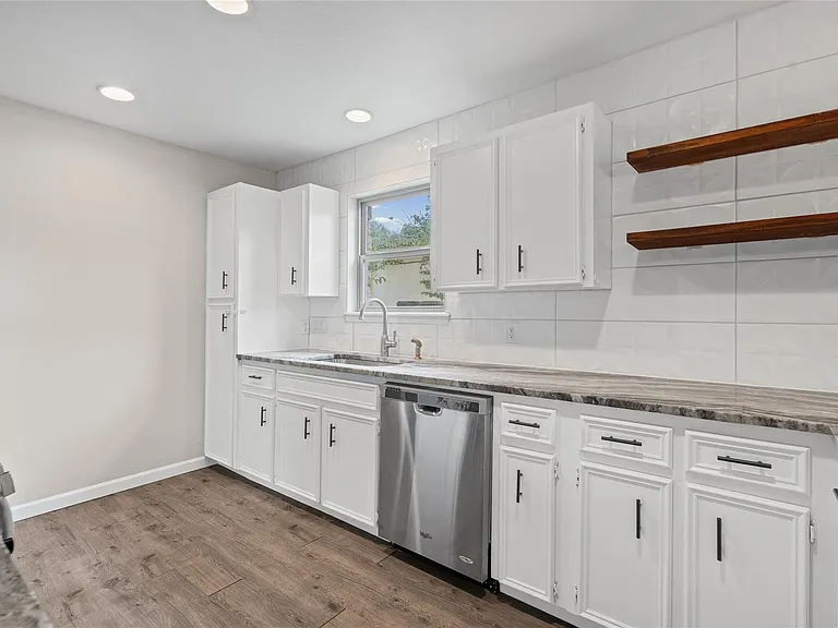 810 Stillhouse Spg — Photo 4