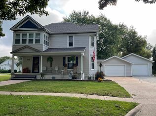 1722 Nemaha Ave, Falls City, NE 68355