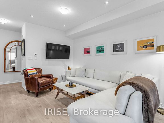 5th image of 10 Birmingham Dr #82