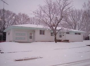 313 W Riverbend Dr, Plymouth, WI 53073