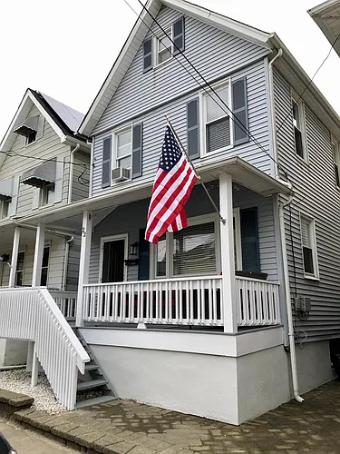 22 Beach St Photo 1