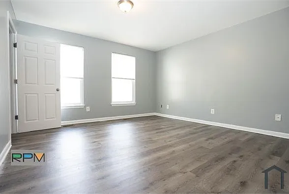 439 Freeman St — Photo 12