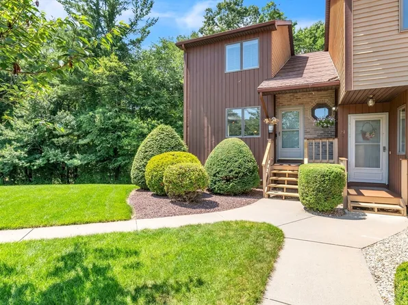 22 Pine Grove Dr Unit 22, South Hadley, MA 01075