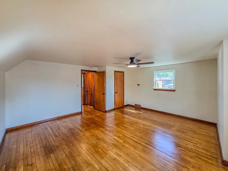 1323 Lincoln Way — Photo 22