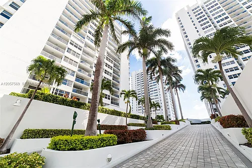 1904 S Ocean Dr #1803 Photo 1