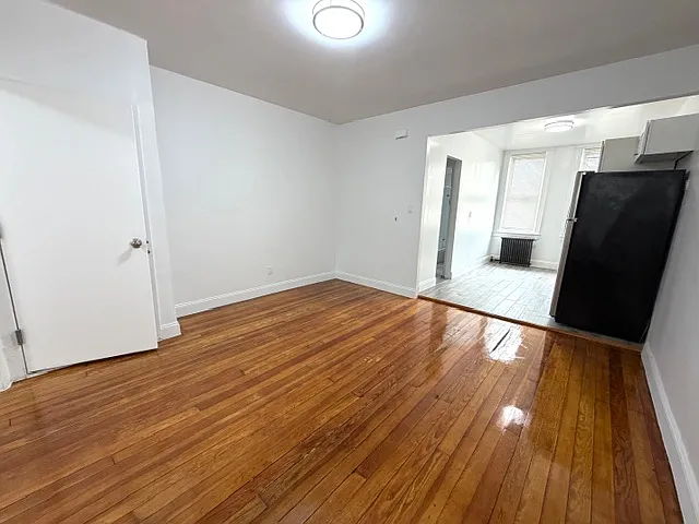 3414 42nd St #3R — Photo 2