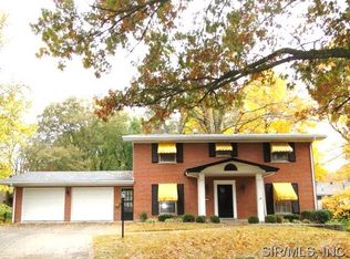 15 Madonna Ct, Belleville, IL 62223