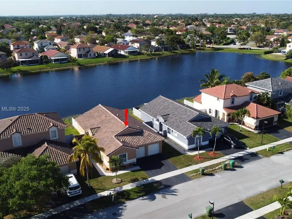 18530 NW 22nd St, Pembroke Pines, FL 33029