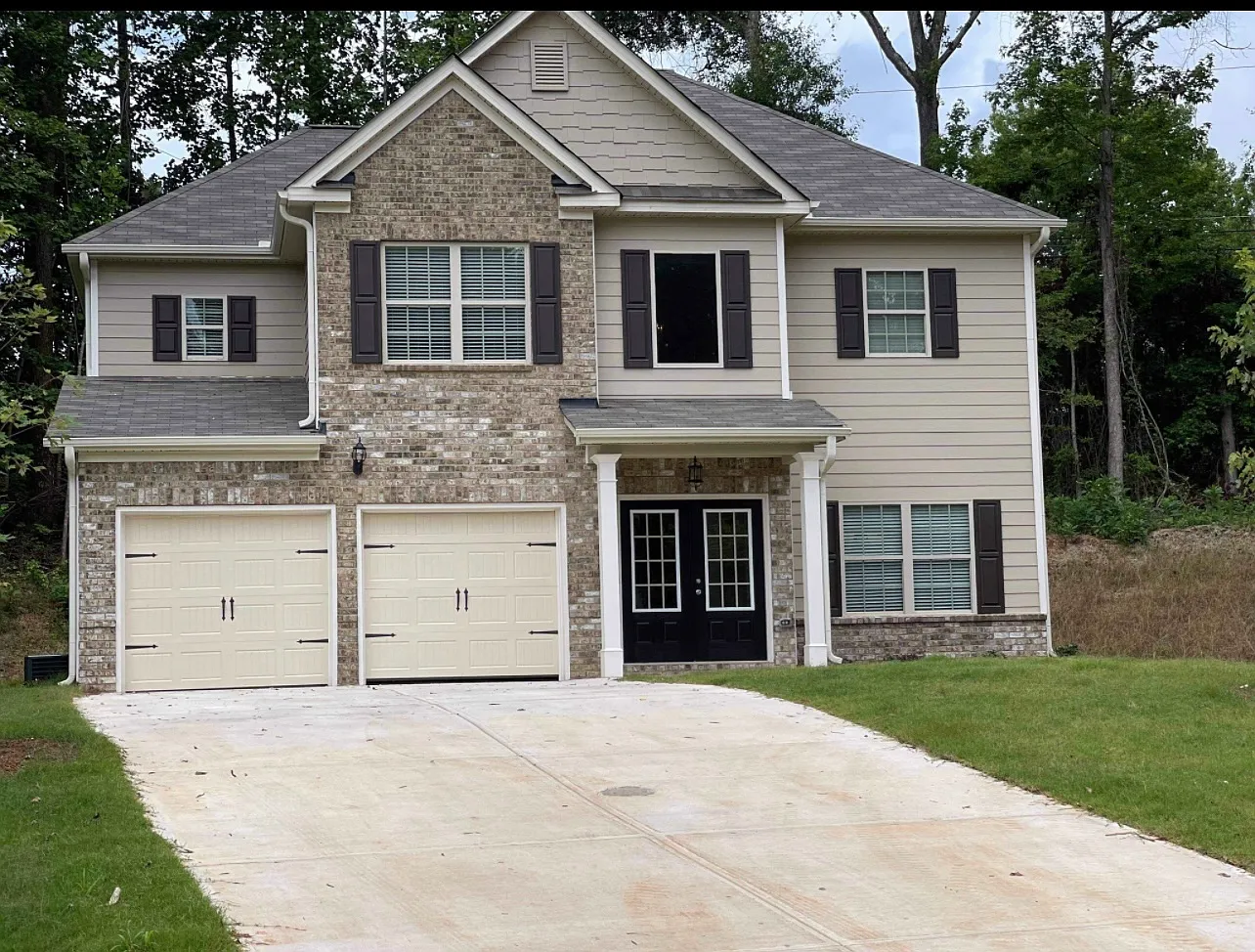 103 Westbury Dr — Photo 1