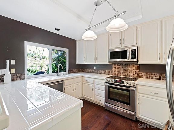 3rd image of 4167 Caminito Davila