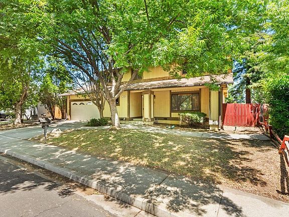 2nd image of 119 Woodstock Circle