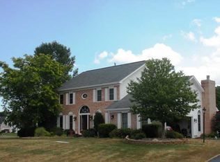 14 Old Settlers Dr, Pittsford, NY 14534