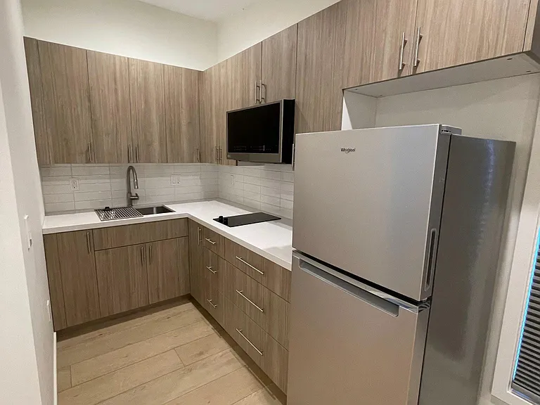 10516 Santa Monica Blvd #4 — Photo 1