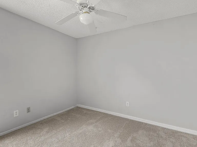 301 S Capen Ave — Photo 13