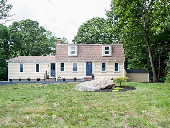 3rd image of 25 Pinehill Dr