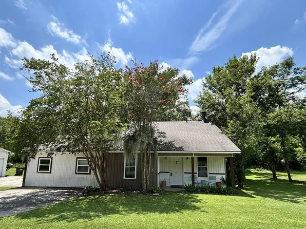8369 Phillips Rd, Saint Amant, LA 70774