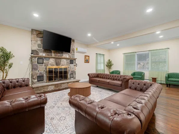 824 Peenpack Trl #Id1636425p, Sparrow Bush, NY 12780
