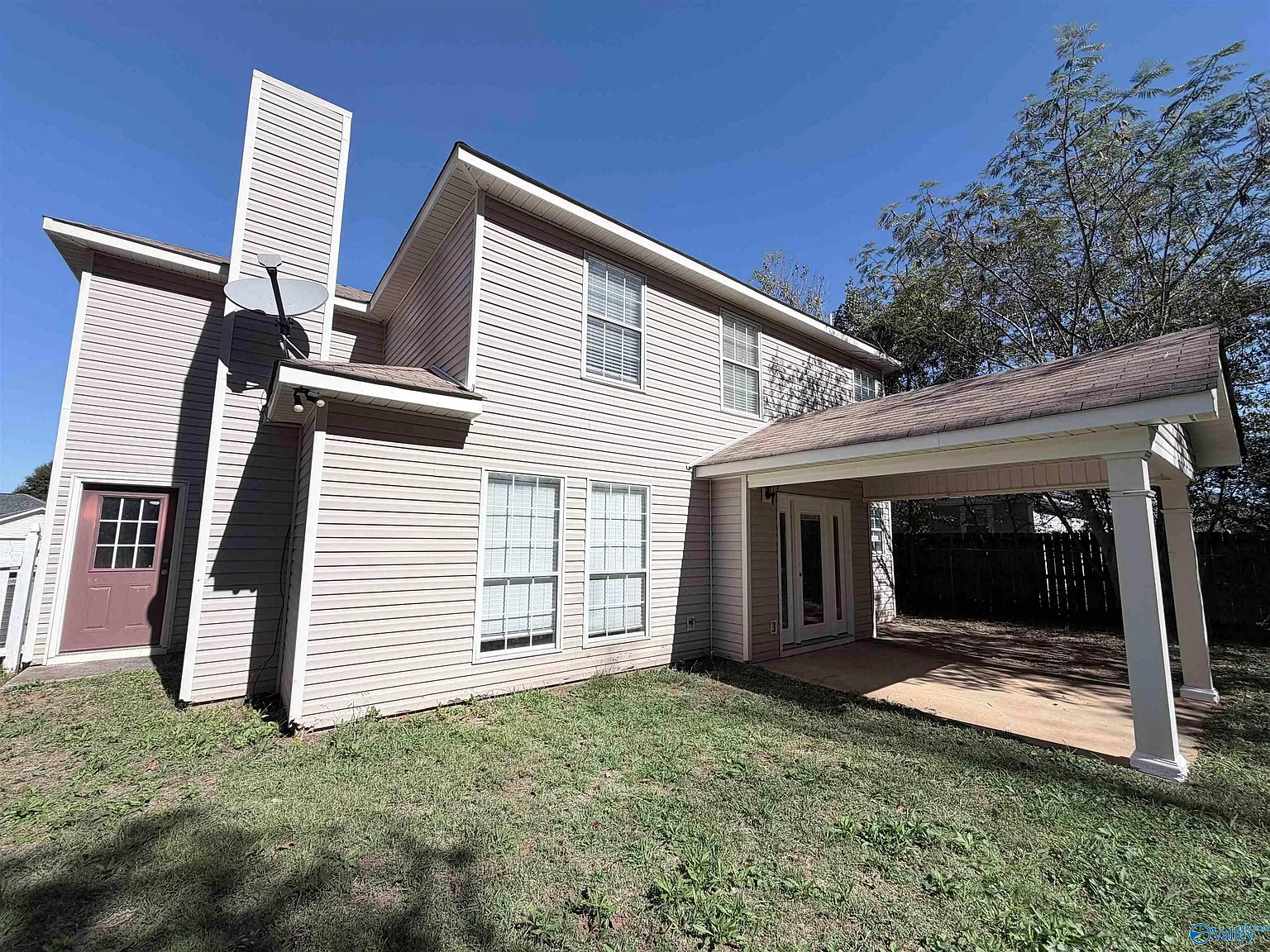 4 bed, 2.5 bath, 2065 sqft, $1,700 — Photo 2