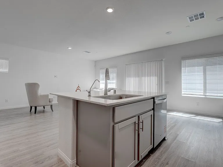 9938 Ullom Dr — Photo 32