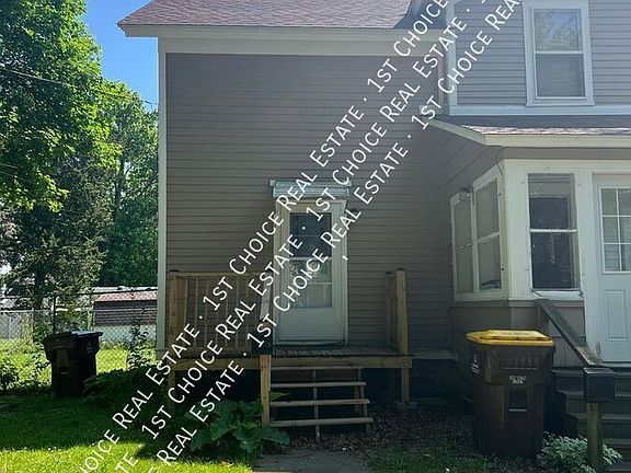 2nd image of 400 1/2 E Cass St