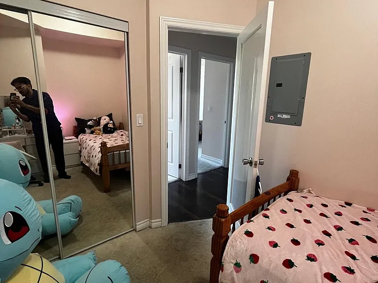 1077 Gordon St W #119 — Photo 8