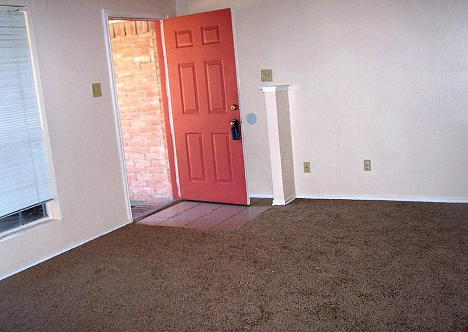 1st image of 1530 Quail Trace Dr