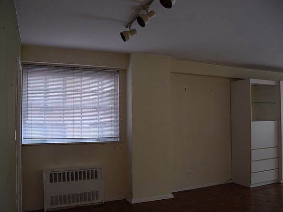 3rd image of 142 E 16th St APT 6G