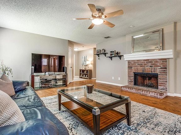 3rd image of 4612 Wedgewood Dr