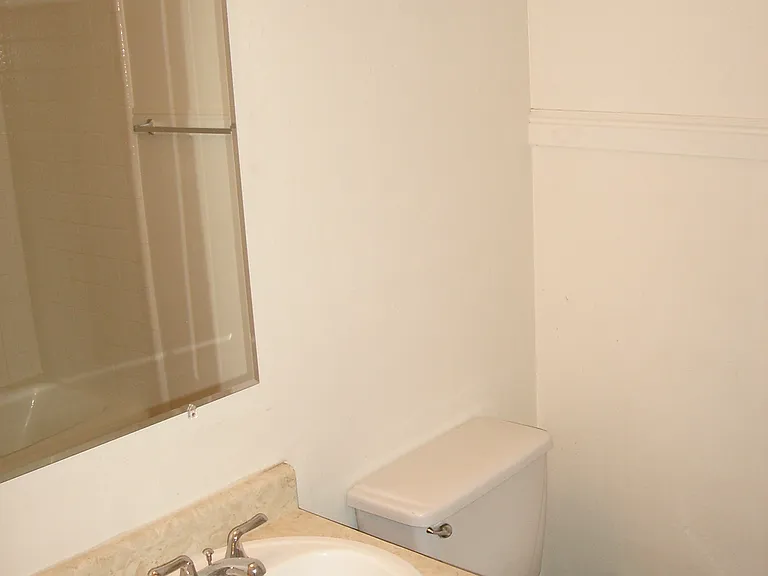475-477 Delta Cir — Photo 12