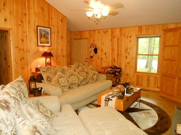 4th image of 917 Spruce Creek Dr