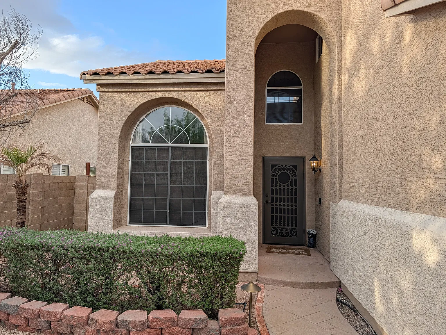 4 bed, 2144 sqft, $2,695 — Photo 2
