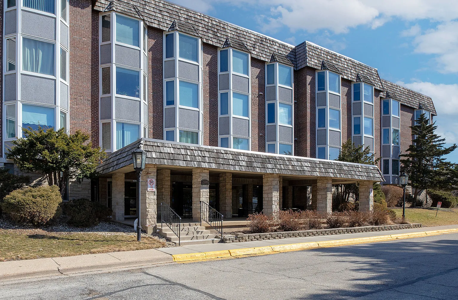2500 Archbury Ln APT 1A photo 1
