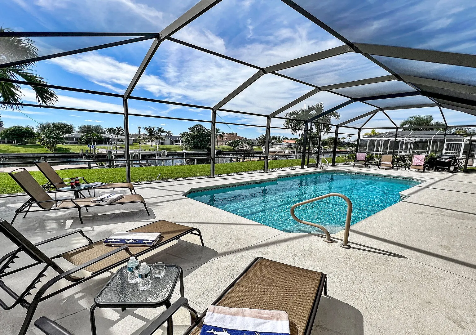 Timeout -south facing terrace with large pool — Photo 1