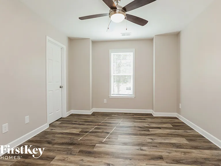 732 Ellie Dr — Photo 12